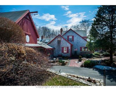 Showcased Home: 30 Middle Road of “Christmas in the Barn” Fame for Sale